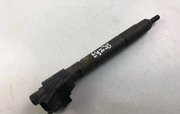 Volvo S60 Fuel injector 31272690