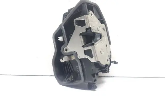 BMW X5 E70 Front door lock 7167072