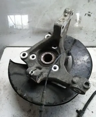 Opel Insignia A Front wheel hub spindle knuckle