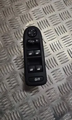 Peugeot 508 Electric window control switch 98026370ZD