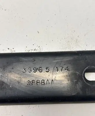 Jeep Grand Cherokee WL Other under body part 36965174 888AA