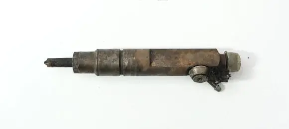 Audi A6 S6 C4 4A Fuel injector 046130201E