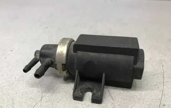 Audi A6 S6 C4 4A Turbo solenoid valve 1H0906627