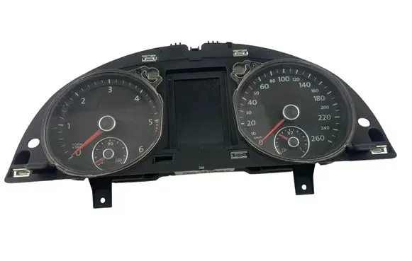 Volkswagen PASSAT B7 Speedometer (instrument cluster) 3AA920870A