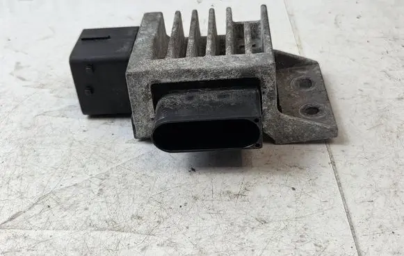 Nissan NV300 Glow plug pre-heat relay 271203982R RCS311 01367391