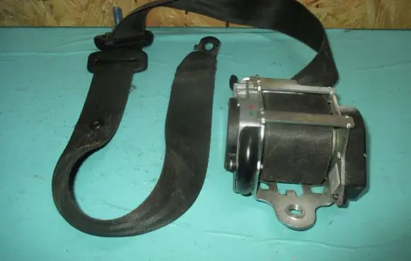 Peugeot Bipper Front seatbelt 735542117