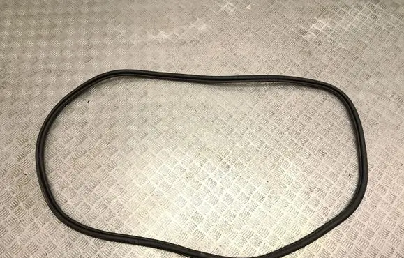 Volvo XC40 Front door rubber seal 32430734