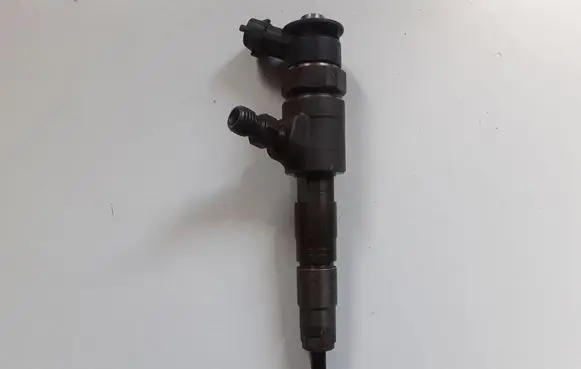 Ford Focus Fuel injector CV6Q9F593AA