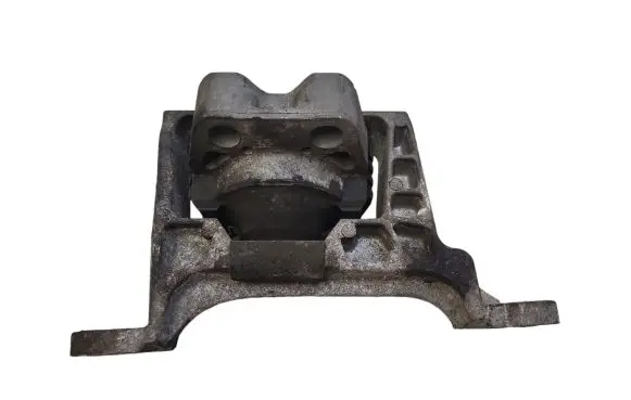 Mazda 3 I Engine mount bracket