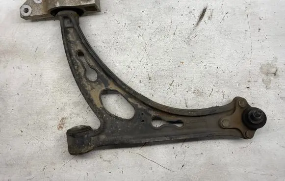 Volkswagen Touran I Front lower control arm/wishbone 1K0407153G