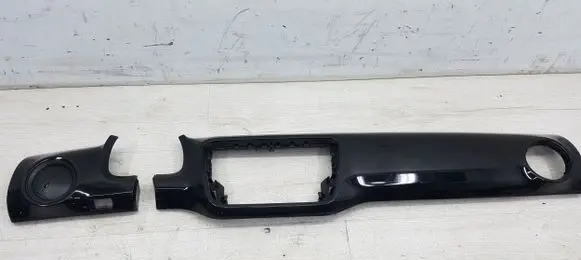 Dashboard glove box trim