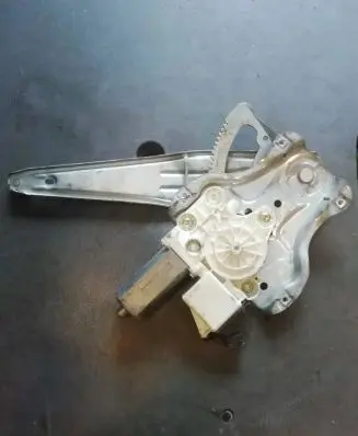 Toyota Corolla E120 E130 Front door window regulator with motor 00774105 991660101