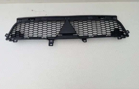 Mitsubishi Outlander Front bumper upper radiator grill 6402A198