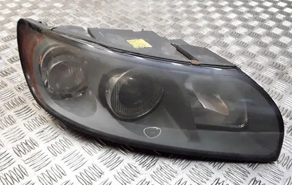 Volvo V50 Headlight/headlamp 30698886