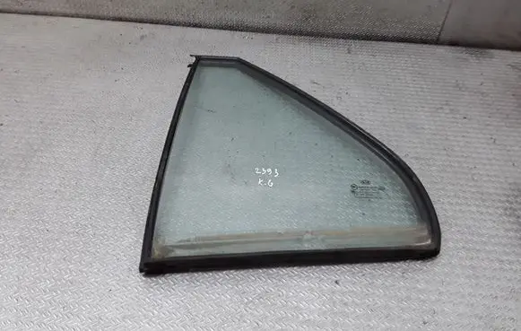KIA Carens II Rear vent window glass 