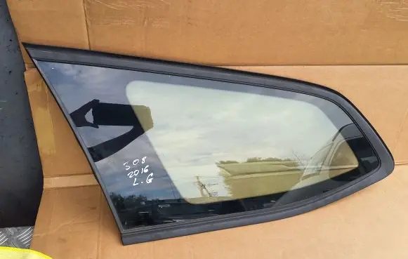 Peugeot 308 Rear side window 43R00048 E000255