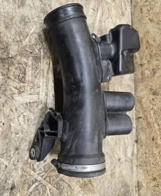 Jaguar XK - XKR Intake resonator 8W839G790AA