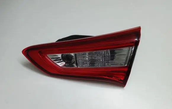 Toyota Yaris Tailgate rear/tail lights E425115
