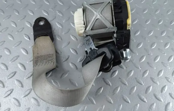 Mercedes-Benz R W251 Third row seat belt A2518600685