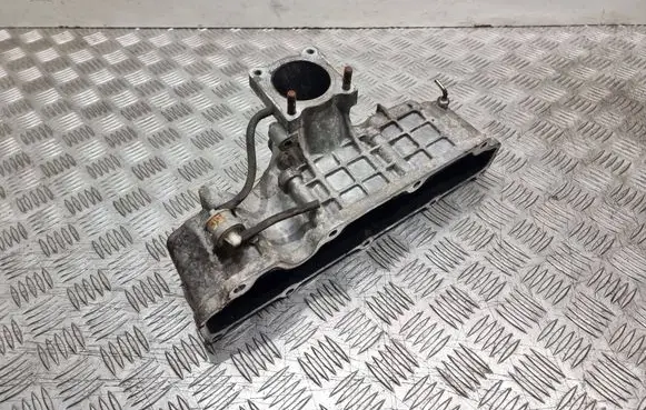 Toyota Corolla Verso E121 Intake manifold 171110R010