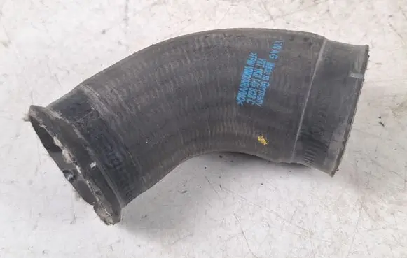 Volkswagen Jetta VI Intercooler hose/pipe 1K0145828C