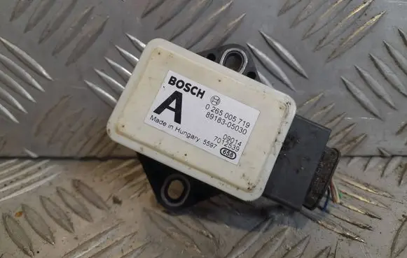Toyota Avensis T270 ESP acceleration yaw rate sensor 8918305030