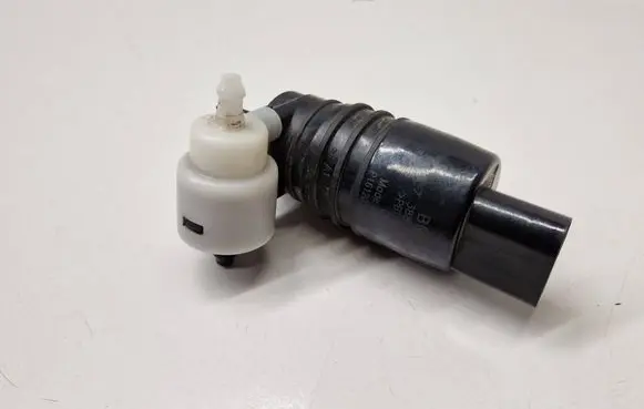 BMW i3 Windscreen/windshield washer pump 7388349
