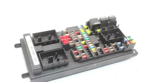 Land Rover Discovery Sport Fuse module FK7214F041AB