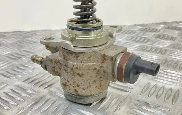 Audi A1 Fuel injection high pressure pump 03C026D
