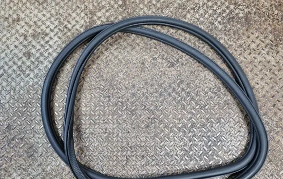 Volkswagen Tiguan Allspace Front door rubber seal 5NN867912