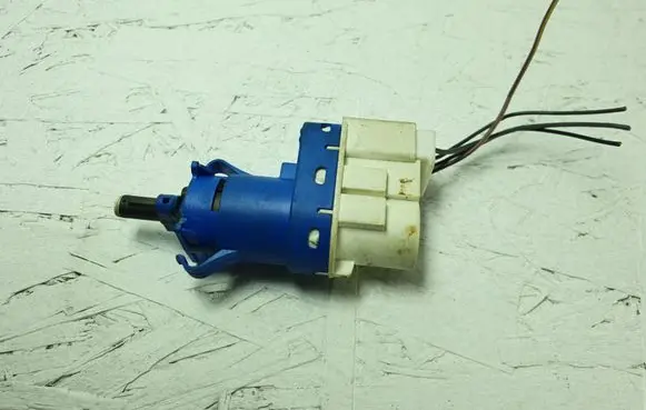 Land Rover Range Rover Sport L494 Brake pedal sensor switch XKB500110
