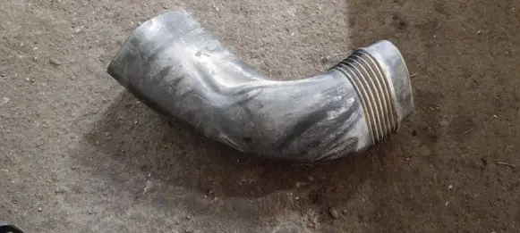 BMW 3 E90 E91 Air intake duct part 13717797470