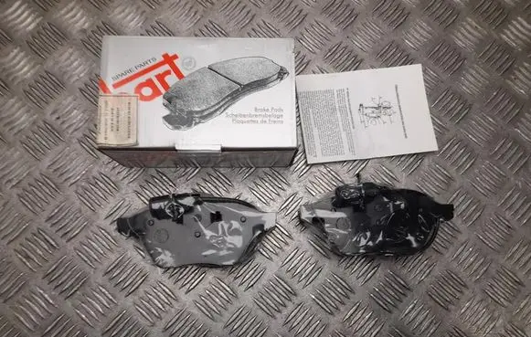 Volkswagen PASSAT B5.5 Brake pads (rear) 215261