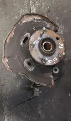 Toyota Avensis T270 Front wheel hub