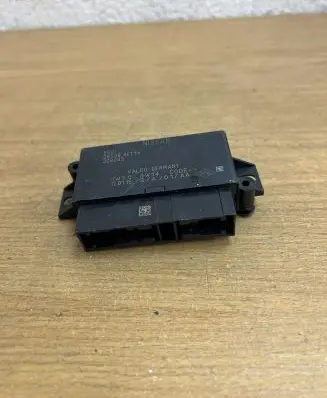 Nissan Qashqai Parking PDC control unit/module 308045 F3763
