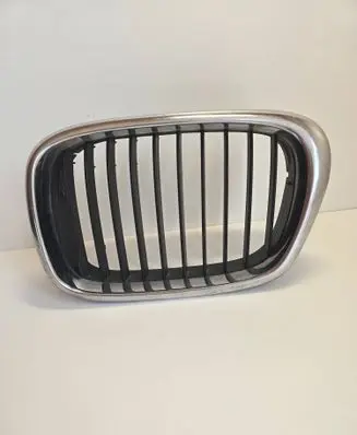 BMW 5 E39 Front bumper upper radiator grill M5zb2497261