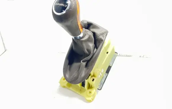 Mercedes-Benz CLS C219 Gear shifter/selector A2112674224