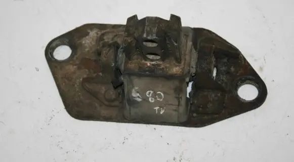 Volvo S80 Engine mount bracket 8624757 13540