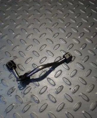 Volkswagen Jetta VI Fuel line pipe 06K127501J