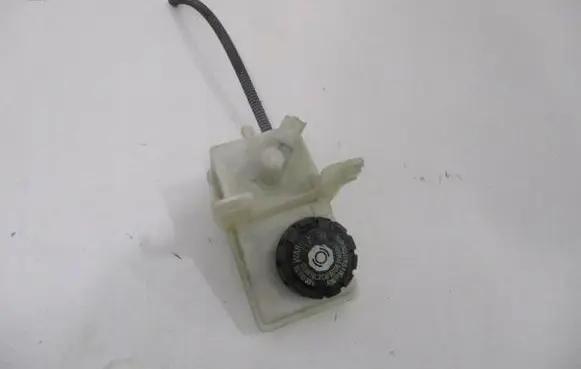 Renault Espace - Grand espace IV Brake fluid reservoir 8200021398