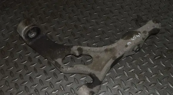 Volkswagen Touareg II Front lower control arm/wishbone