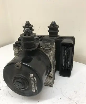 Volkswagen Golf V ABS Pump