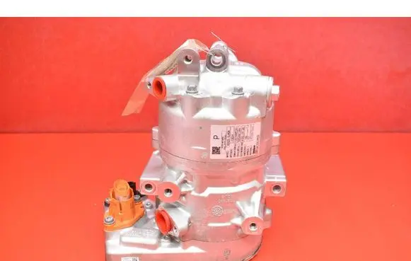 Nissan Qashqai Air conditioning (A/C) compressor (pump) 926006UM0B