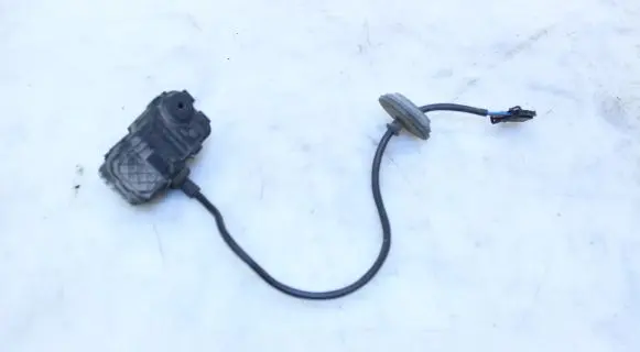 Volkswagen Polo V 6R Fuel tank cap lock motor 6R0810773B
