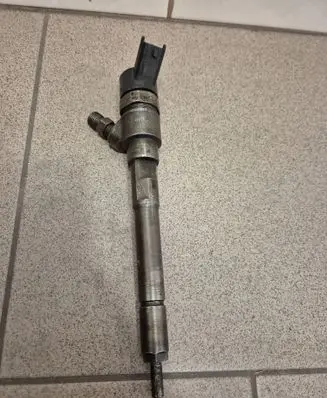 Hyundai Tucson JM Fuel injector 3380027400