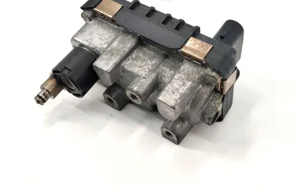 BMW 3 E90 E91 Turbo charger electric actuator 6NW009660 G004 781751