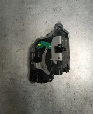 BMW X7 G07 Rear door lock 9464882