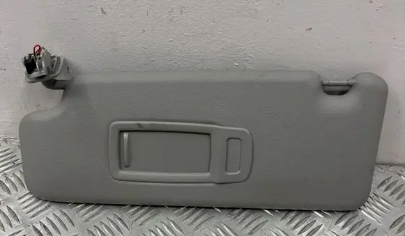 BMW 2 F46 Sun visor 20150310