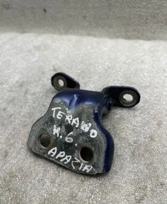 Nissan Terrano Rear door lower hinge