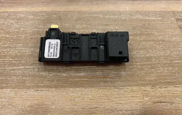 Mercedes-Benz G W461 W463 1st Gen Rain sensor A1729058200 1729058200